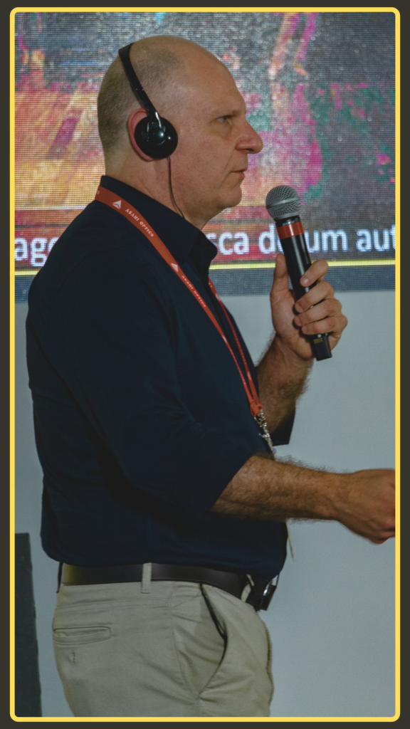 ALESSANDRO AZUOS - PALESTRAS ILUMINAÇÃO CÊNICA