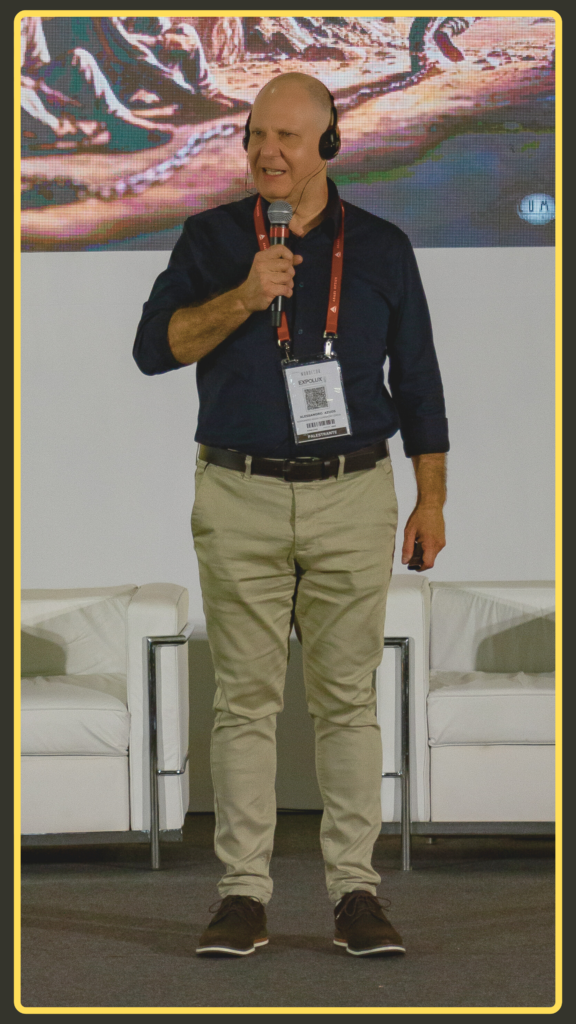 ALESSANDRO AZUOS - PALESTRAS ILUMINAÇÃO CÊNICA