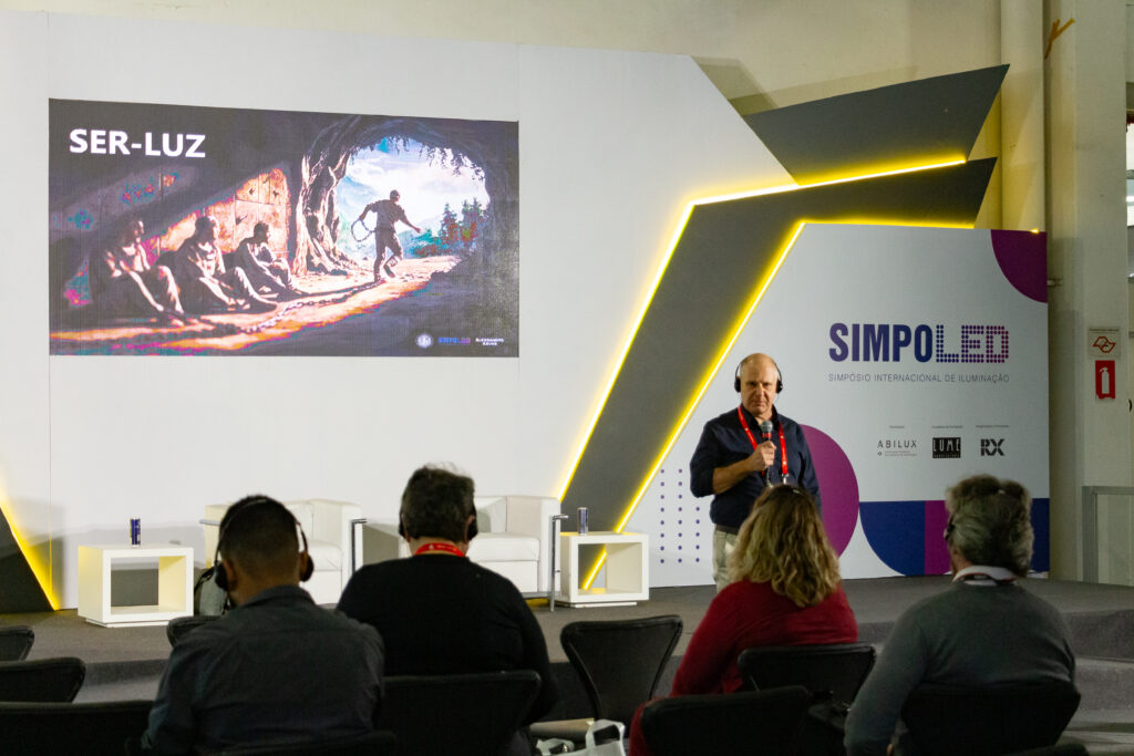 PALESTRA "EMOÇÃO DA ILUMINAÇÃO CÊNICA NA ARQUITETURA" - EXPOLUX 2025