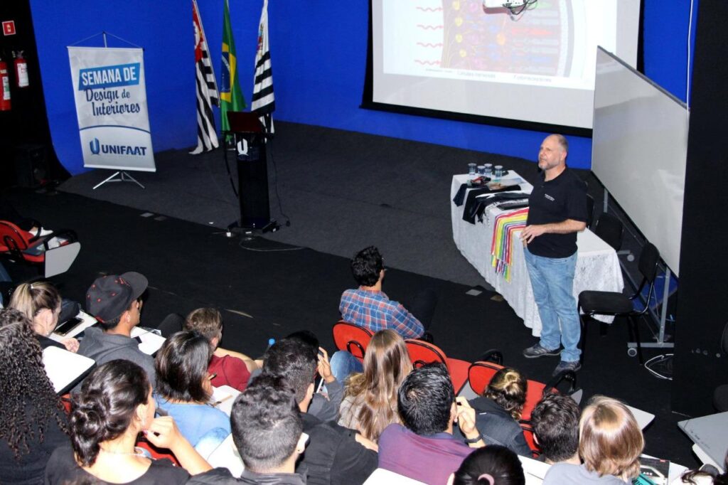 ALESSANDRO AZUOS PALESTRA ILUMINACAO CENICA