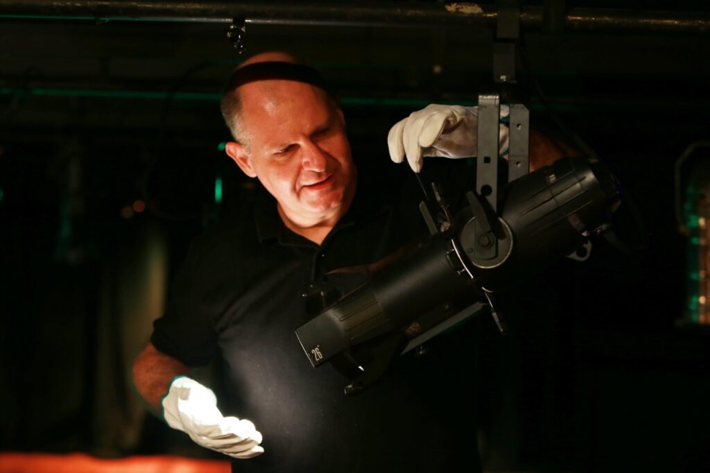 ALESSANDRO AZUOS PALESTRA ILUMINACAO CENICA